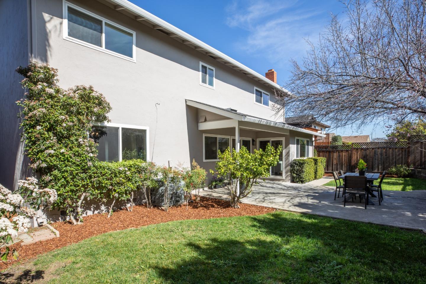 Detail Gallery Image 26 of 33 For 1476 Luning Dr, San Jose,  CA 95118 - 5 Beds | 2/1 Baths