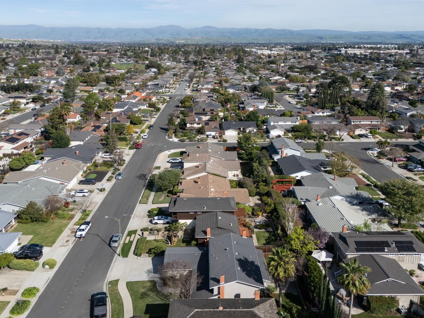 Detail Gallery Image 31 of 33 For 1476 Luning Dr, San Jose,  CA 95118 - 5 Beds | 2/1 Baths