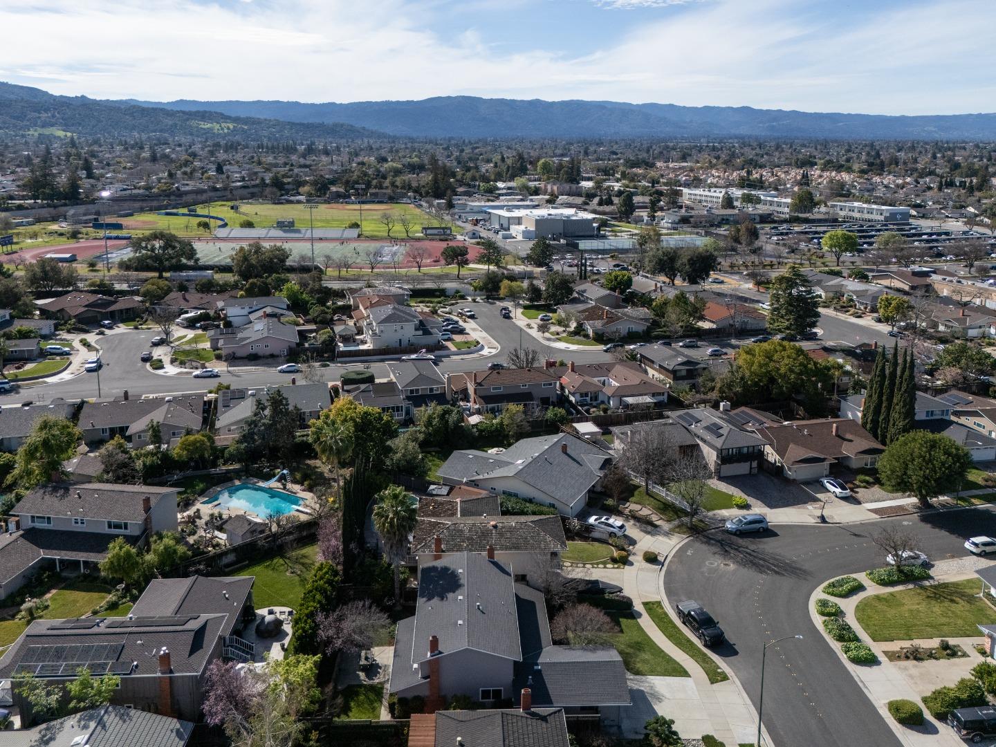 Detail Gallery Image 32 of 33 For 1476 Luning Dr, San Jose,  CA 95118 - 5 Beds | 2/1 Baths