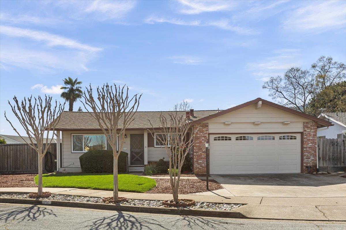 Detail Gallery Image 3 of 29 For 1250 Driftwood, Gilroy,  CA 95020 - 3 Beds | 2 Baths