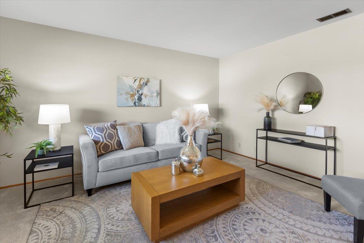 Detail Gallery Image 5 of 29 For 1250 Driftwood, Gilroy,  CA 95020 - 3 Beds | 2 Baths