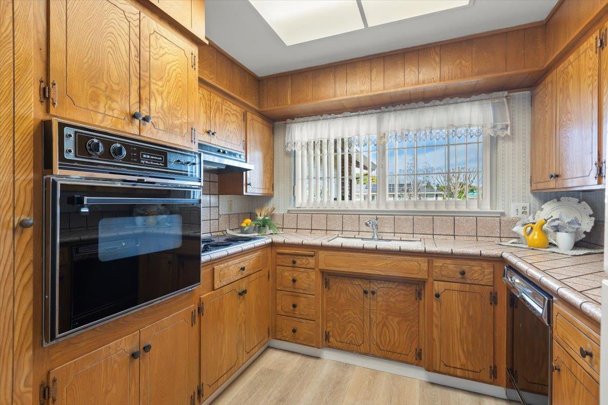 Detail Gallery Image 8 of 29 For 1250 Driftwood, Gilroy,  CA 95020 - 3 Beds | 2 Baths