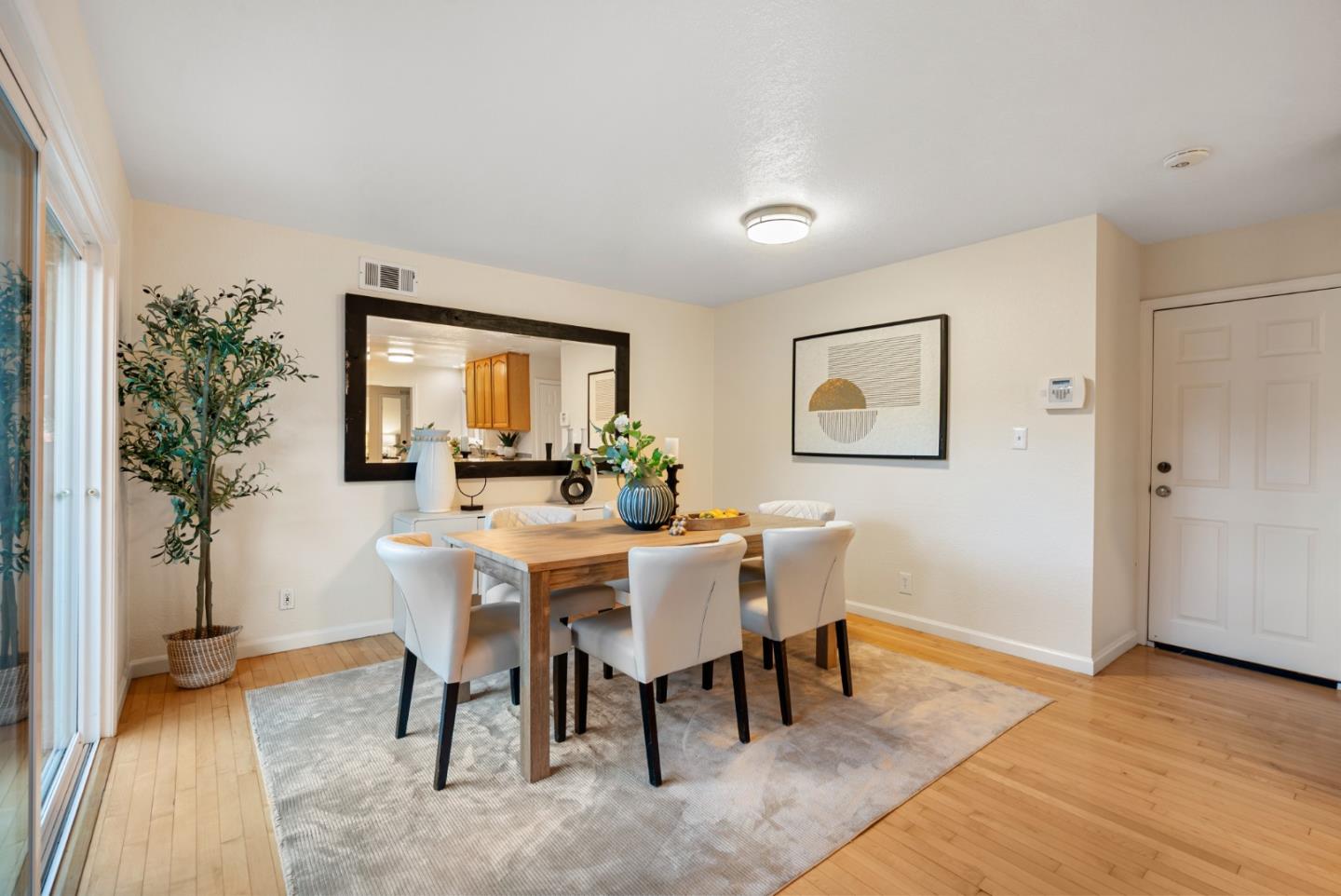 Detail Gallery Image 13 of 44 For 3175 Colfax Ct, Santa Clara,  CA 95051 - 3 Beds | 2 Baths
