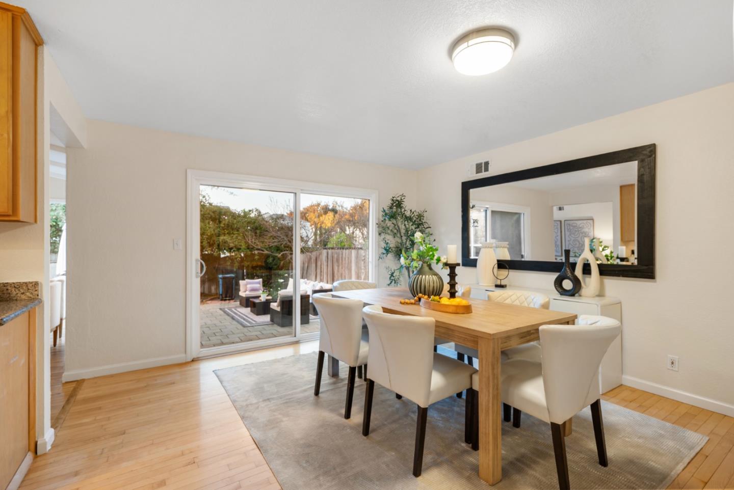 Detail Gallery Image 14 of 44 For 3175 Colfax Ct, Santa Clara,  CA 95051 - 3 Beds | 2 Baths