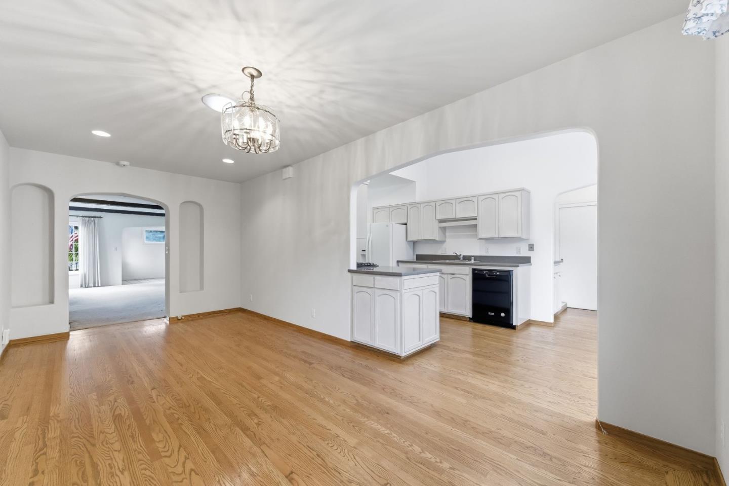 Detail Gallery Image 18 of 55 For 21 Cobblestone Ln, San Carlos,  CA 94070 - 3 Beds | 3 Baths