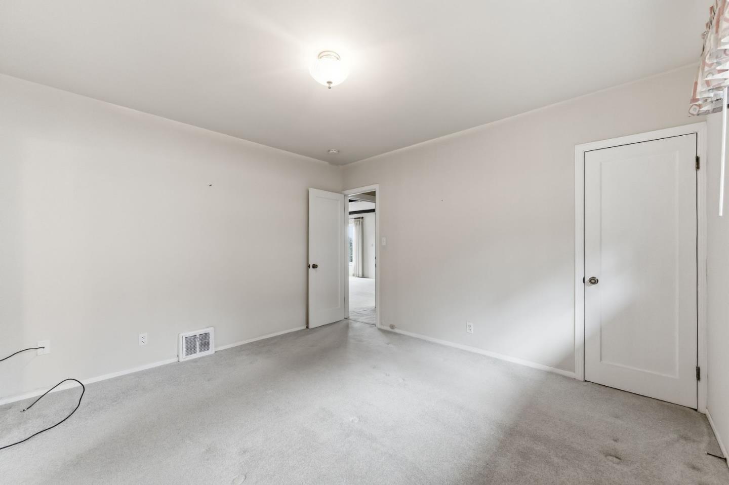 Detail Gallery Image 27 of 55 For 21 Cobblestone Ln, San Carlos,  CA 94070 - 3 Beds | 3 Baths