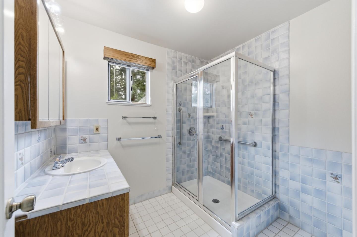 Detail Gallery Image 34 of 55 For 21 Cobblestone Ln, San Carlos,  CA 94070 - 3 Beds | 3 Baths