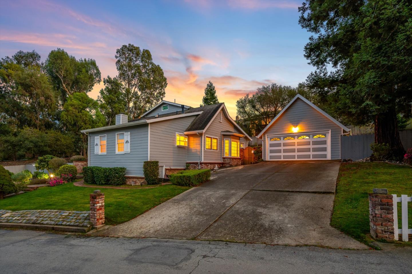 Detail Gallery Image 4 of 55 For 21 Cobblestone Ln, San Carlos,  CA 94070 - 3 Beds | 3 Baths