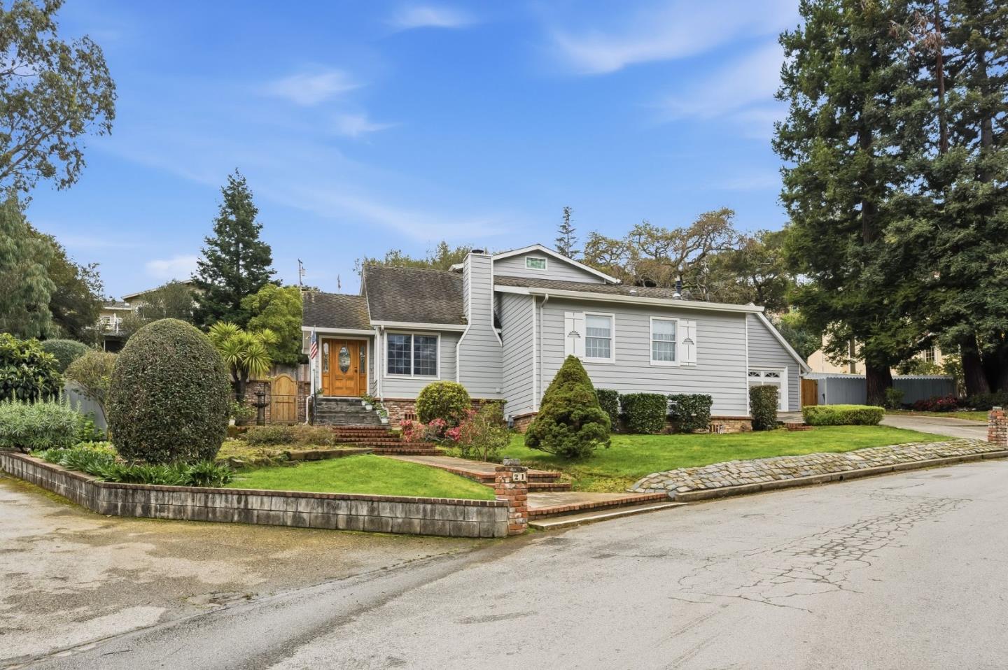 Detail Gallery Image 6 of 55 For 21 Cobblestone Ln, San Carlos,  CA 94070 - 3 Beds | 3 Baths