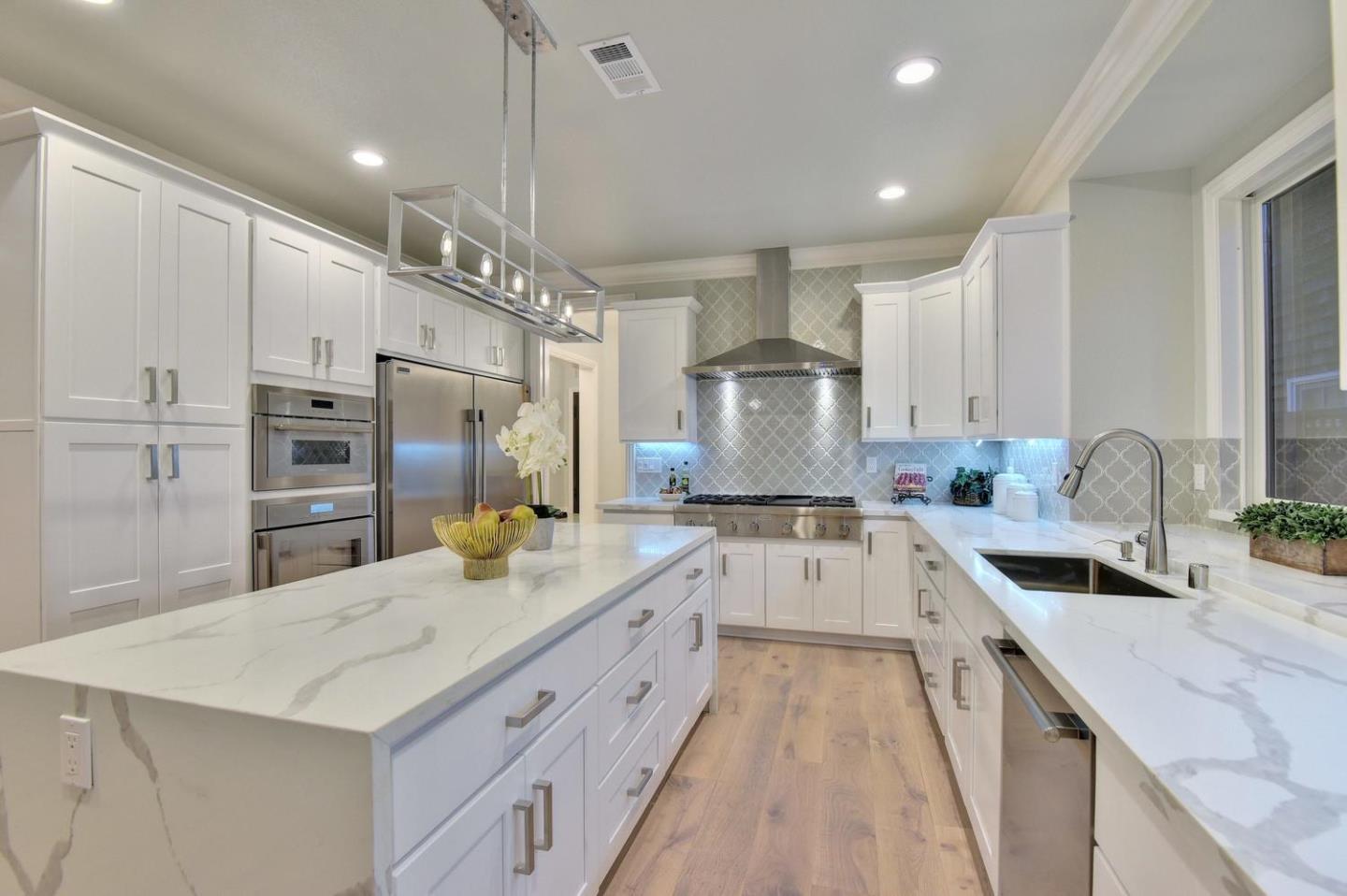 Detail Gallery Image 11 of 32 For 895 Coe Ave, San Jose,  CA 95125 - 4 Beds | 3 Baths