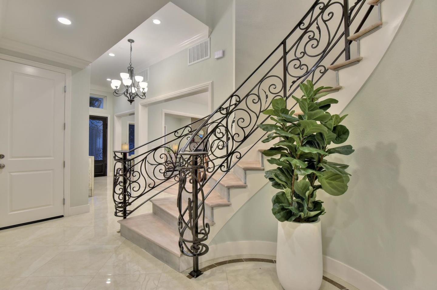 Detail Gallery Image 16 of 32 For 895 Coe Ave, San Jose,  CA 95125 - 4 Beds | 3 Baths