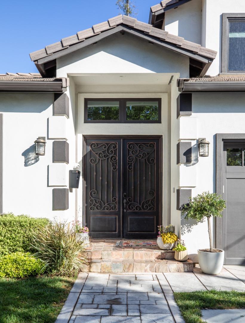 Detail Gallery Image 2 of 9 For 895 Coe Ave, San Jose,  CA 95125 - 4 Beds | 3 Baths