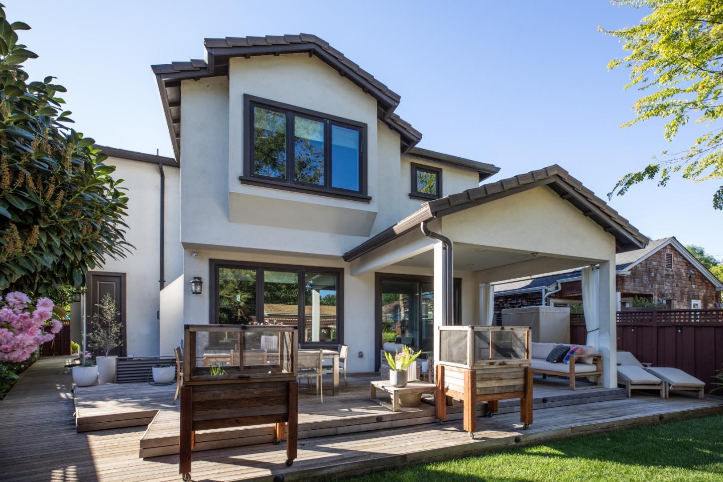 Detail Gallery Image 8 of 9 For 895 Coe Ave, San Jose,  CA 95125 - 4 Beds | 3 Baths