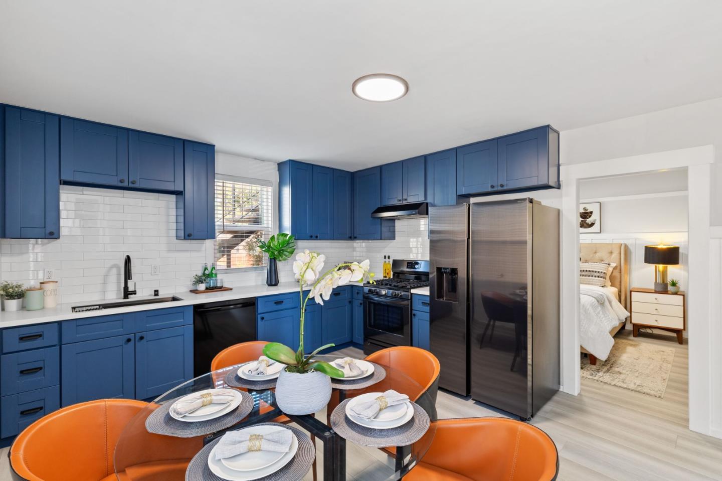 Detail Gallery Image 12 of 41 For 112 Peabody St, San Francisco,  CA 94134 - 4 Beds | 1/1 Baths