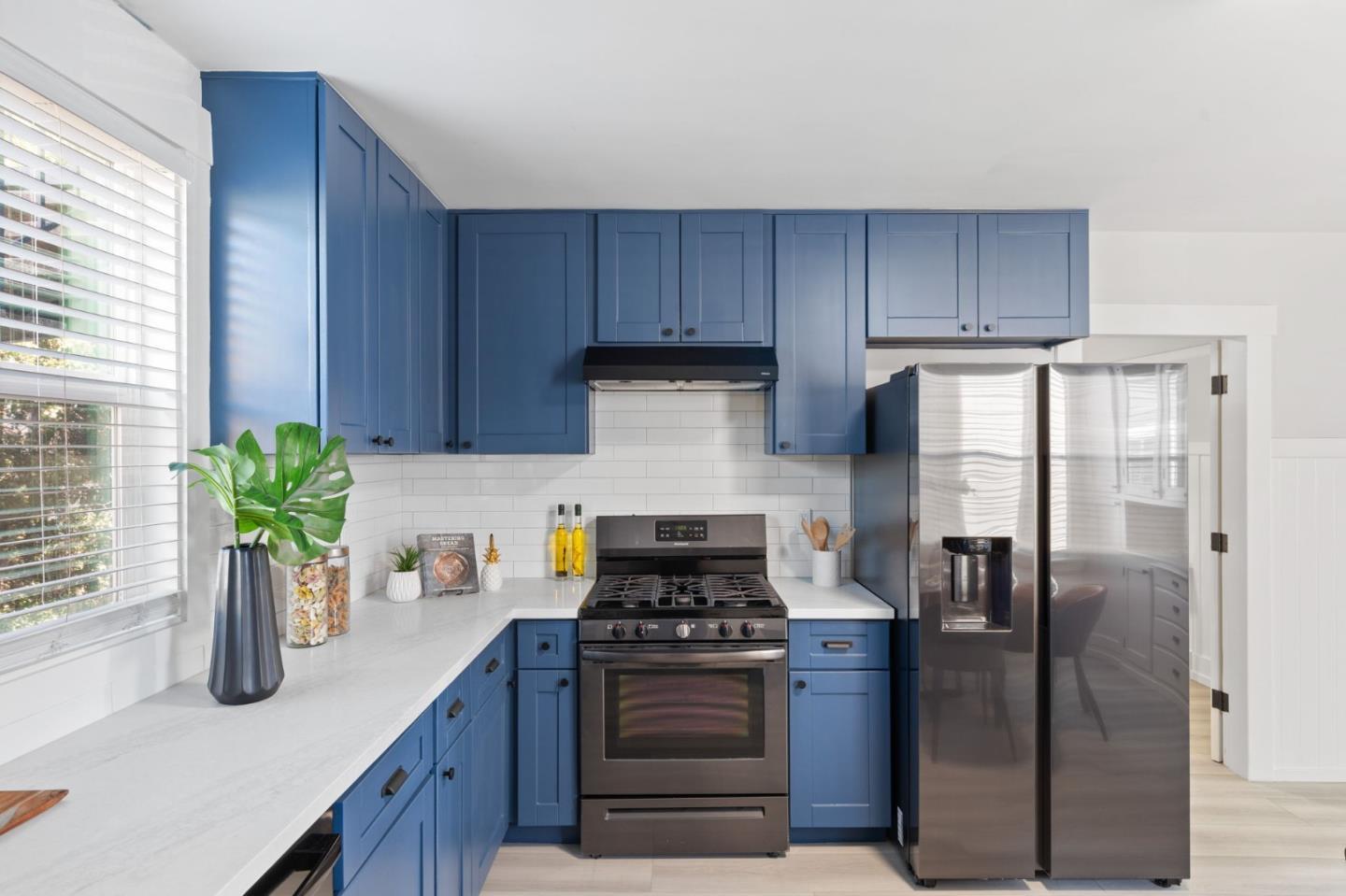 Detail Gallery Image 14 of 41 For 112 Peabody St, San Francisco,  CA 94134 - 4 Beds | 1/1 Baths