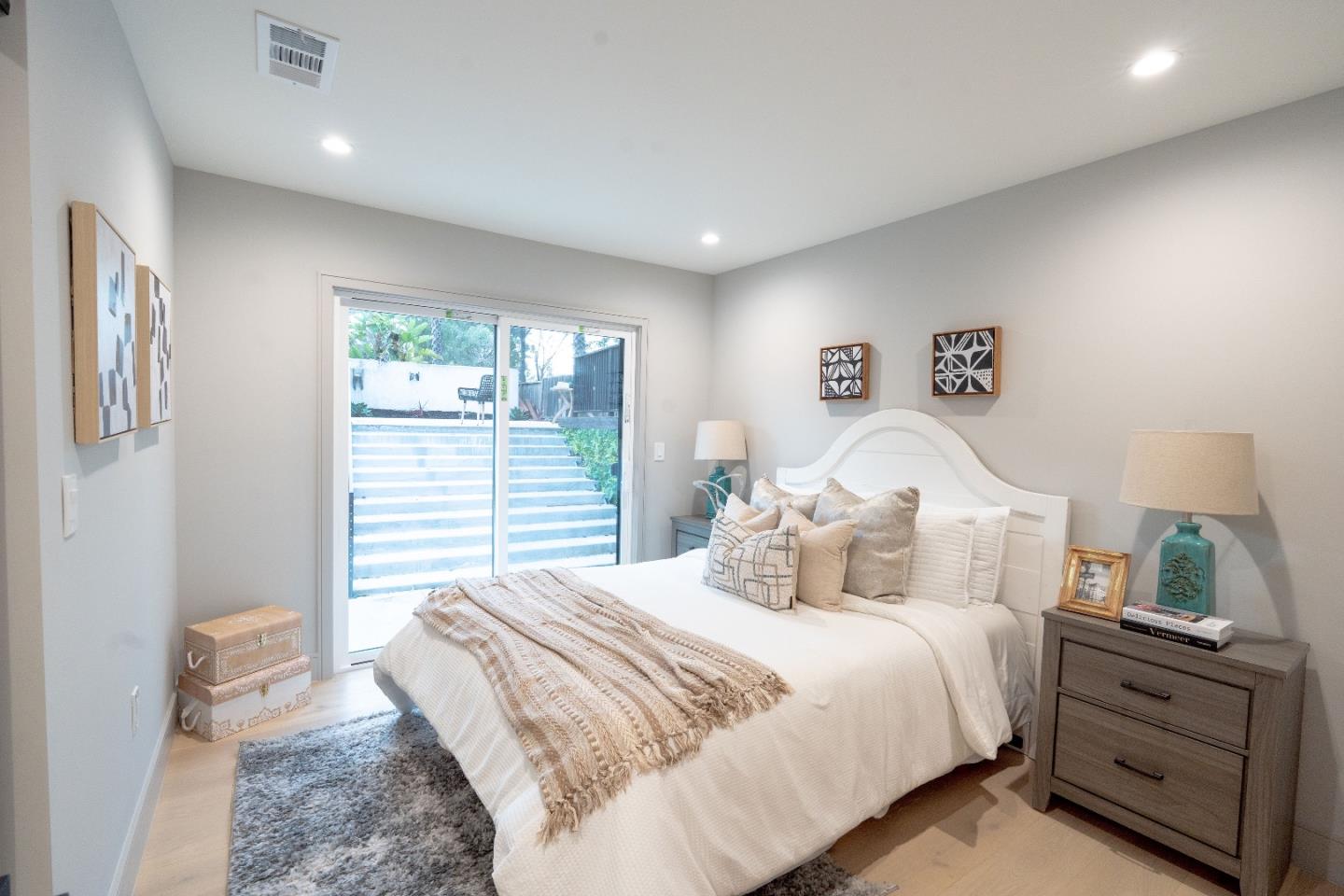 Detail Gallery Image 16 of 27 For 17293 Sereno Ct, Monte Sereno,  CA 95030 - 3 Beds | 3 Baths