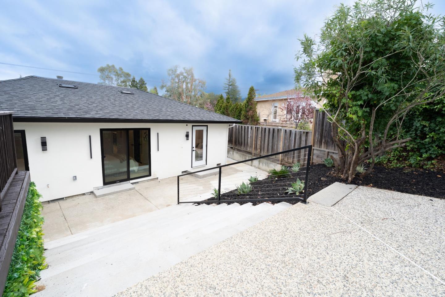 Detail Gallery Image 21 of 27 For 17293 Sereno Ct, Monte Sereno,  CA 95030 - 3 Beds | 3 Baths