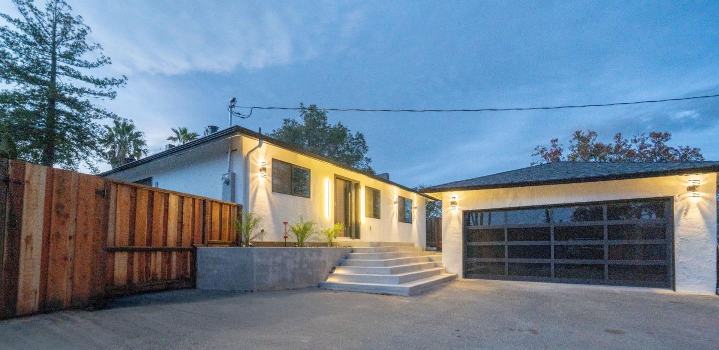 Detail Gallery Image 3 of 27 For 17293 Sereno Ct, Monte Sereno,  CA 95030 - 3 Beds | 3 Baths