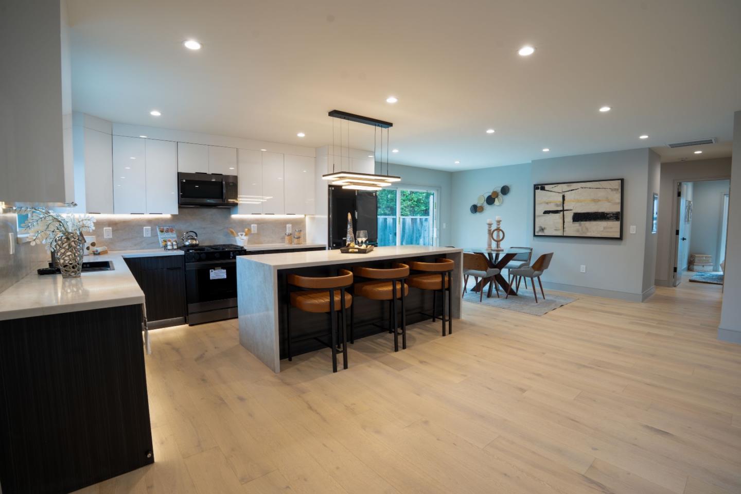 Detail Gallery Image 7 of 27 For 17293 Sereno Ct, Monte Sereno,  CA 95030 - 3 Beds | 3 Baths