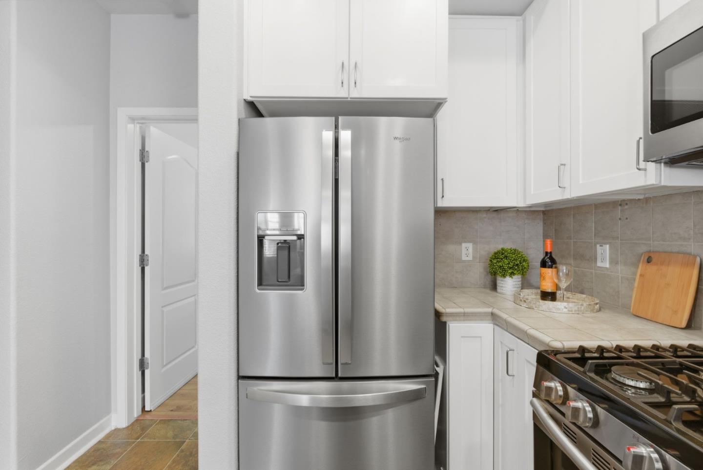 Detail Gallery Image 12 of 49 For 22873 Kingsford Way, Hayward,  CA 94541 - 3 Beds | 3 Baths