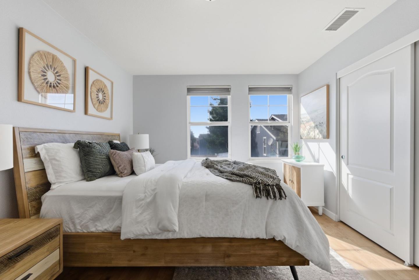 Detail Gallery Image 15 of 49 For 22873 Kingsford Way, Hayward,  CA 94541 - 3 Beds | 3 Baths