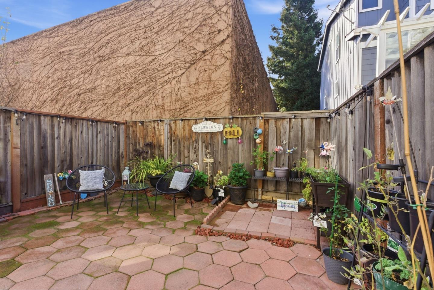 Detail Gallery Image 24 of 49 For 22873 Kingsford Way, Hayward,  CA 94541 - 3 Beds | 3 Baths