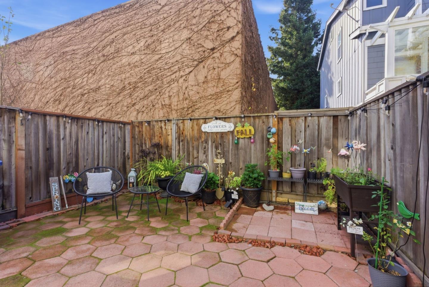 Detail Gallery Image 28 of 49 For 22873 Kingsford Way, Hayward,  CA 94541 - 3 Beds | 3 Baths