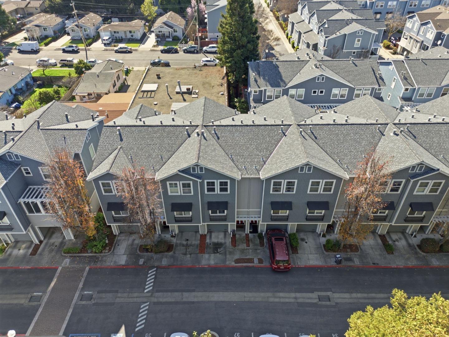 Detail Gallery Image 33 of 49 For 22873 Kingsford Way, Hayward,  CA 94541 - 3 Beds | 3 Baths