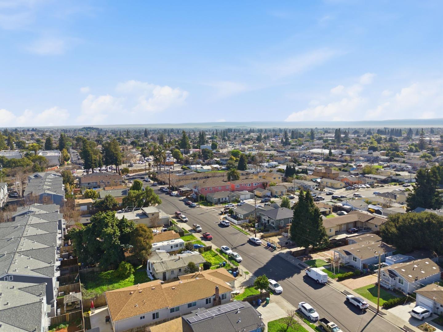 Detail Gallery Image 40 of 49 For 22873 Kingsford Way, Hayward,  CA 94541 - 3 Beds | 3 Baths