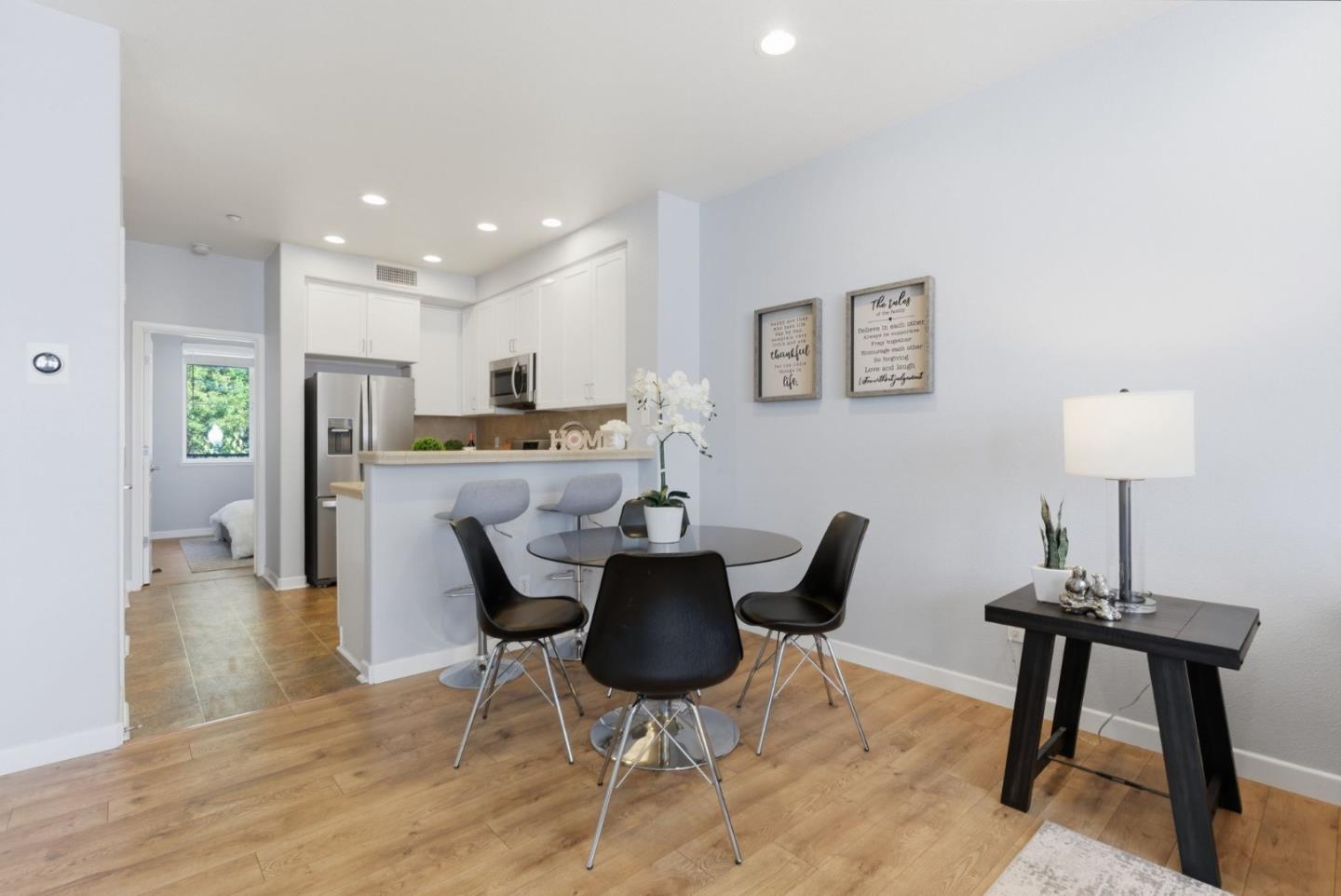 Detail Gallery Image 5 of 49 For 22873 Kingsford Way, Hayward,  CA 94541 - 3 Beds | 3 Baths