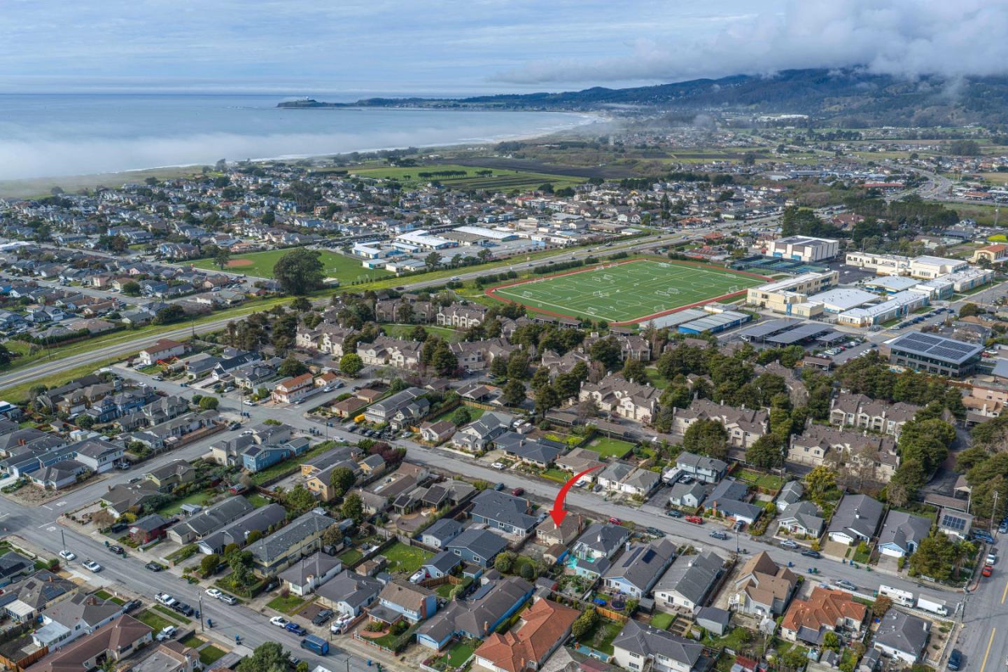 Detail Gallery Image 2 of 41 For 656 Myrtle St, Half Moon Bay,  CA 94019 - 2 Beds | 1 Baths