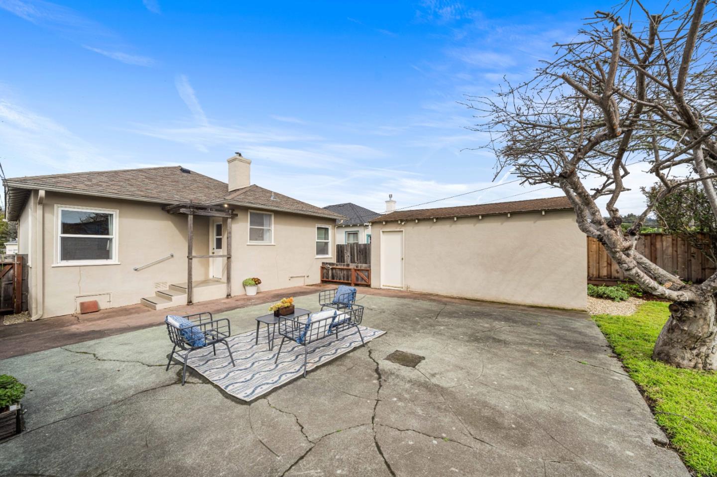 Detail Gallery Image 30 of 41 For 656 Myrtle St, Half Moon Bay,  CA 94019 - 2 Beds | 1 Baths