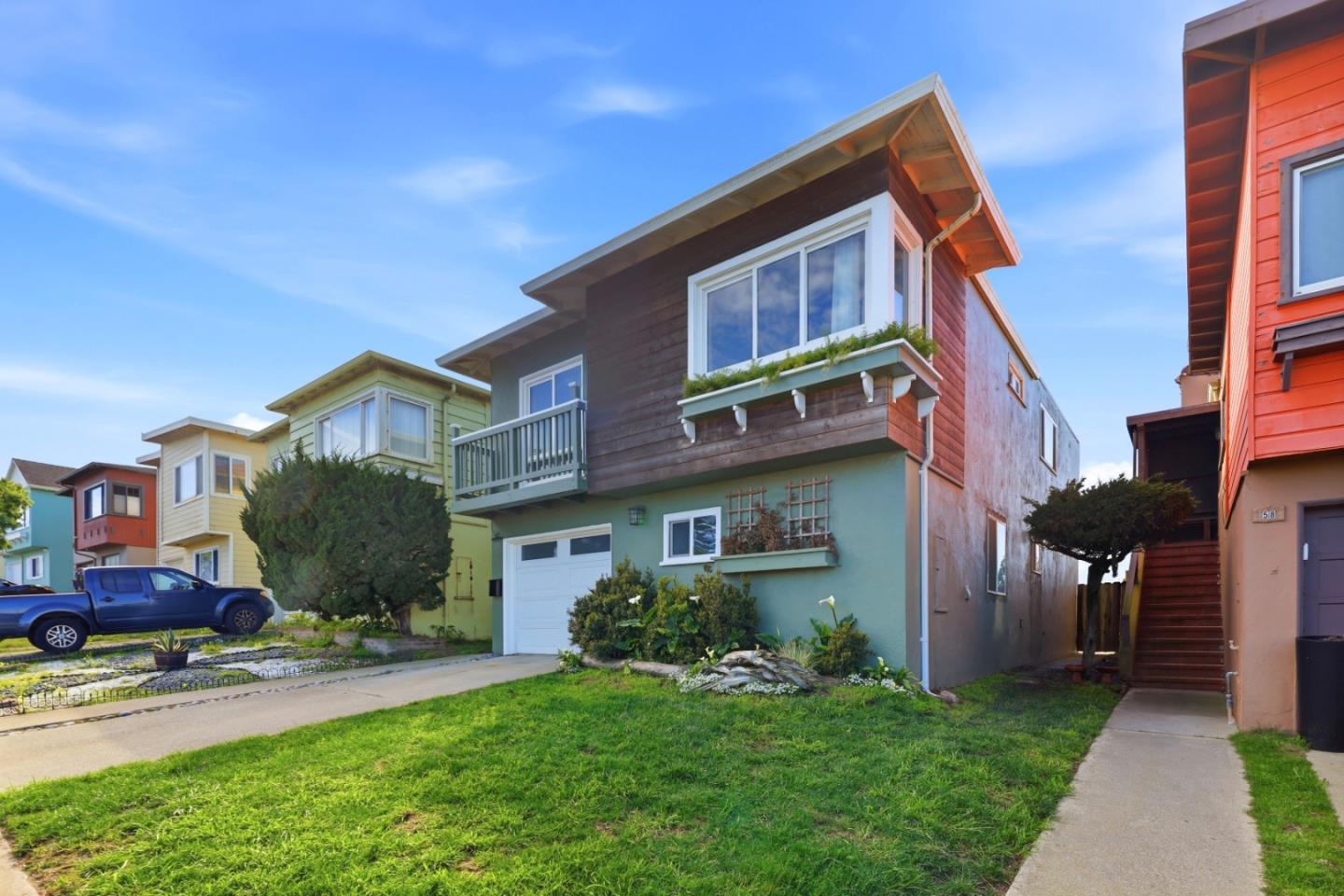 Detail Gallery Image 3 of 58 For 62 Palisades Dr, Daly City,  CA 94015 - 3 Beds | 2 Baths