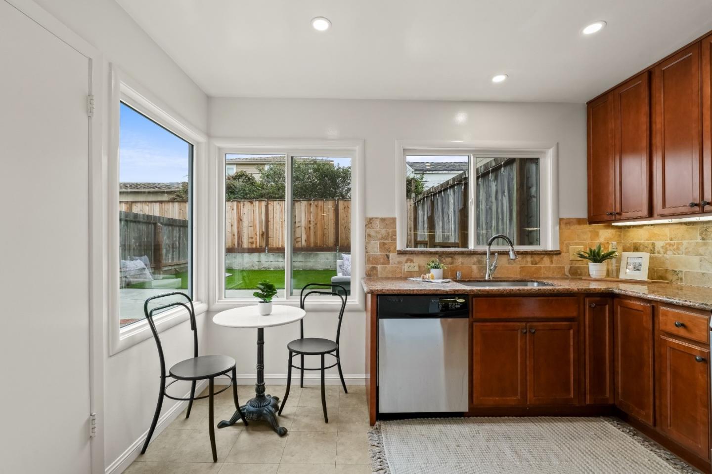 Detail Gallery Image 11 of 44 For 466 Oak Ave, San Bruno,  CA 94066 - 2 Beds | 1 Baths