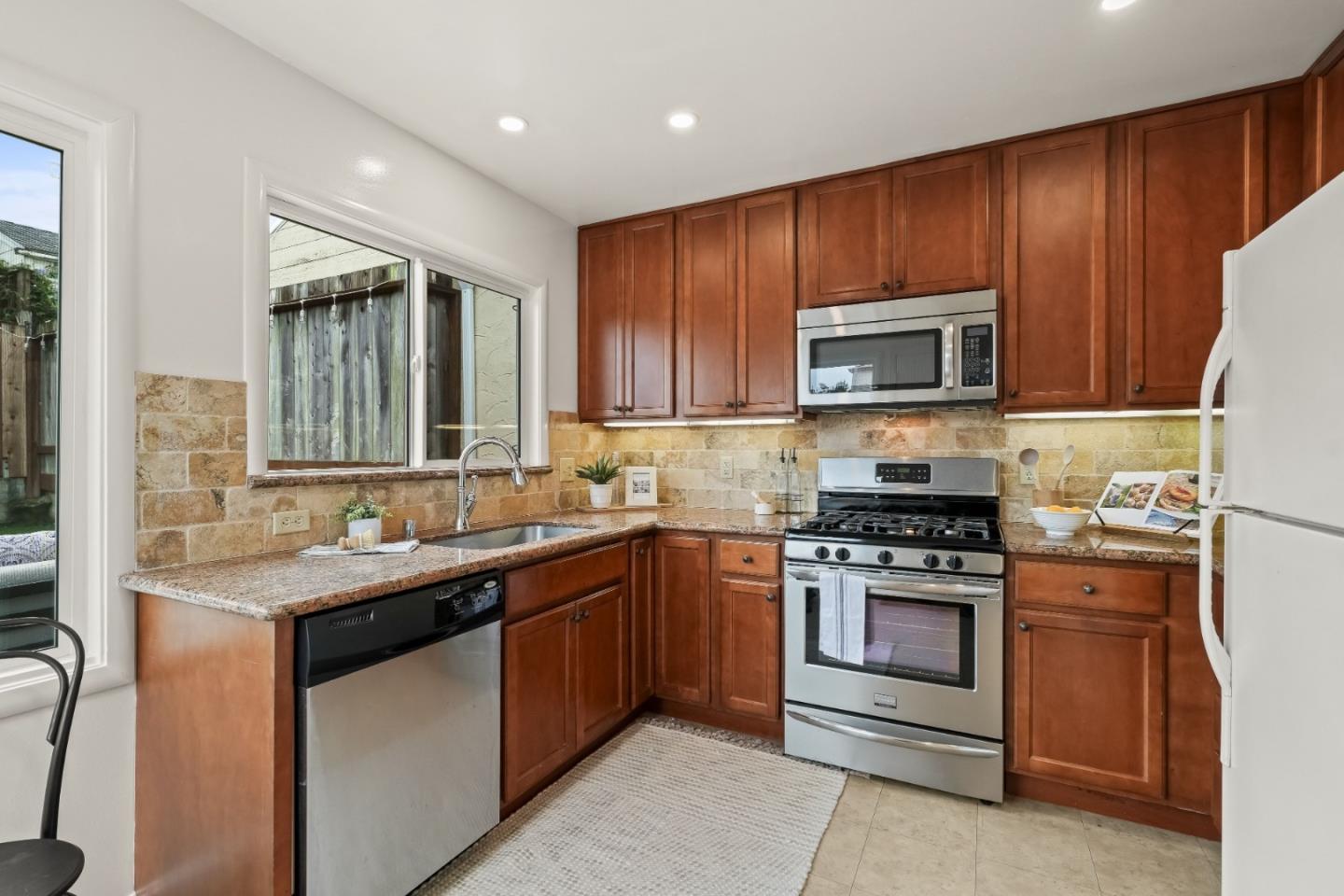 Detail Gallery Image 13 of 44 For 466 Oak Ave, San Bruno,  CA 94066 - 2 Beds | 1 Baths