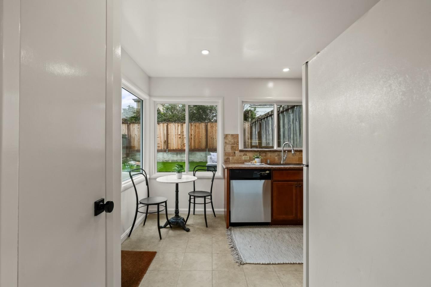 Detail Gallery Image 14 of 44 For 466 Oak Ave, San Bruno,  CA 94066 - 2 Beds | 1 Baths