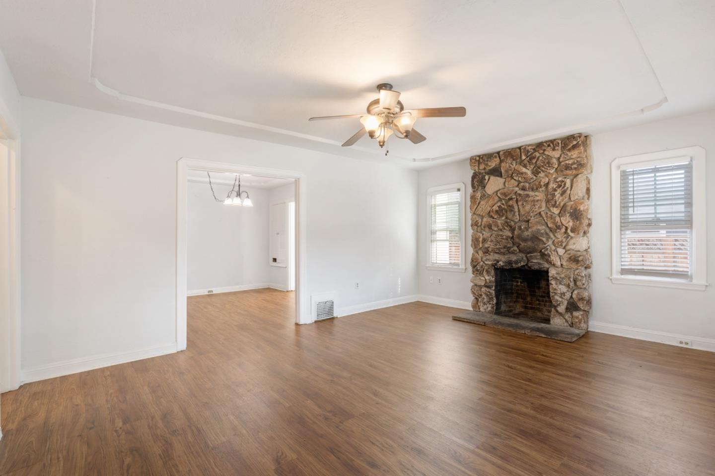 Detail Gallery Image 6 of 33 For 319 Fulton St, Redwood City,  CA 94062 - 3 Beds | 1/1 Baths