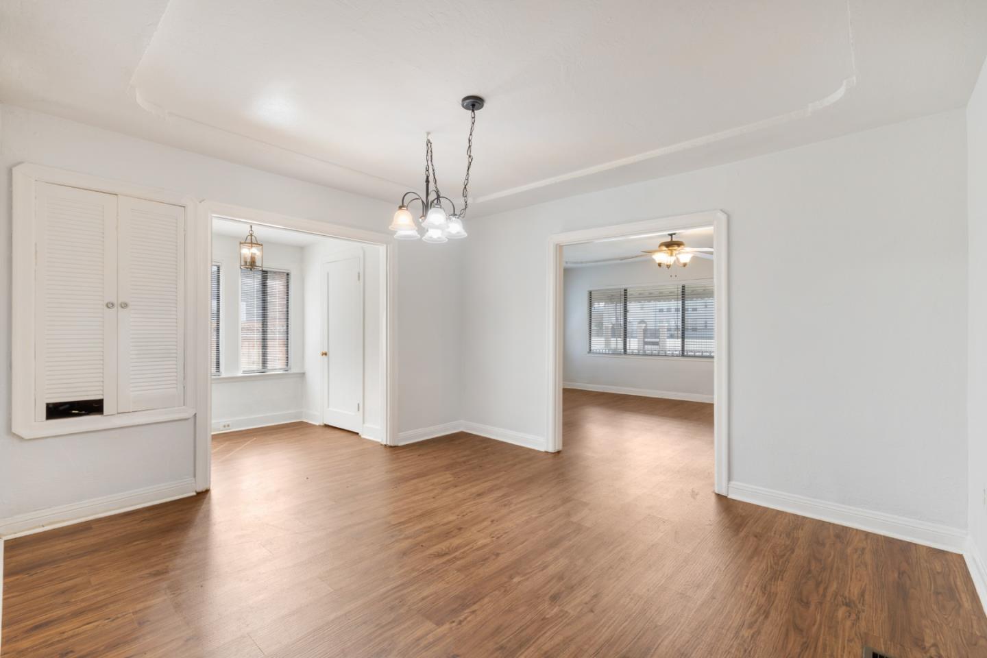 Detail Gallery Image 9 of 33 For 319 Fulton St, Redwood City,  CA 94062 - 3 Beds | 1/1 Baths