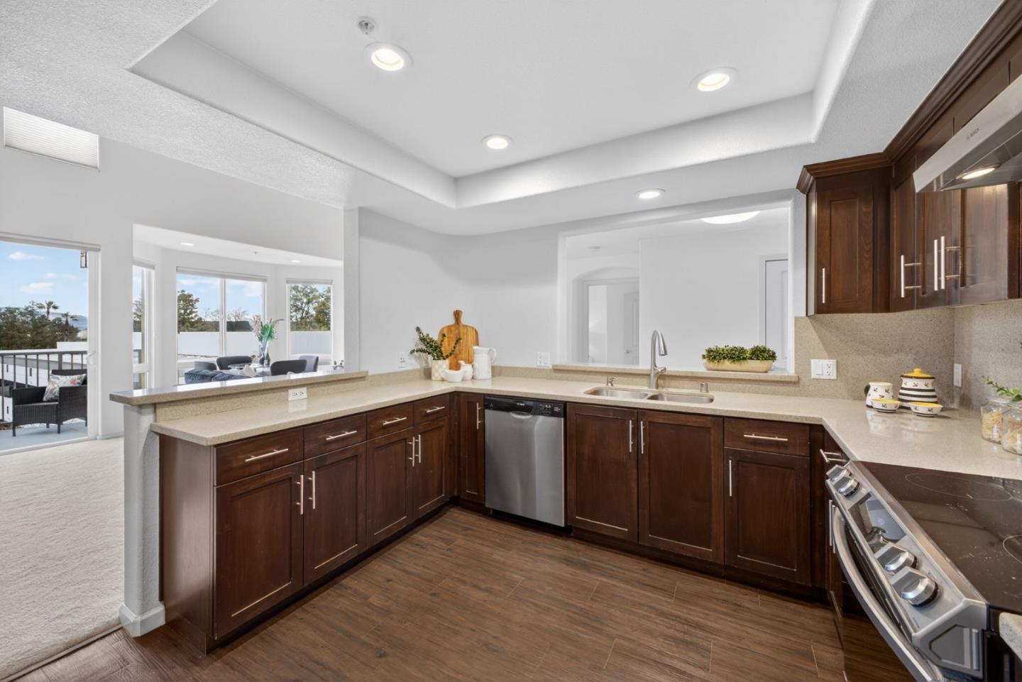 Detail Gallery Image 5 of 25 For 912 Campisi Way #417,  Campbell,  CA 95008 - 3 Beds | 2 Baths