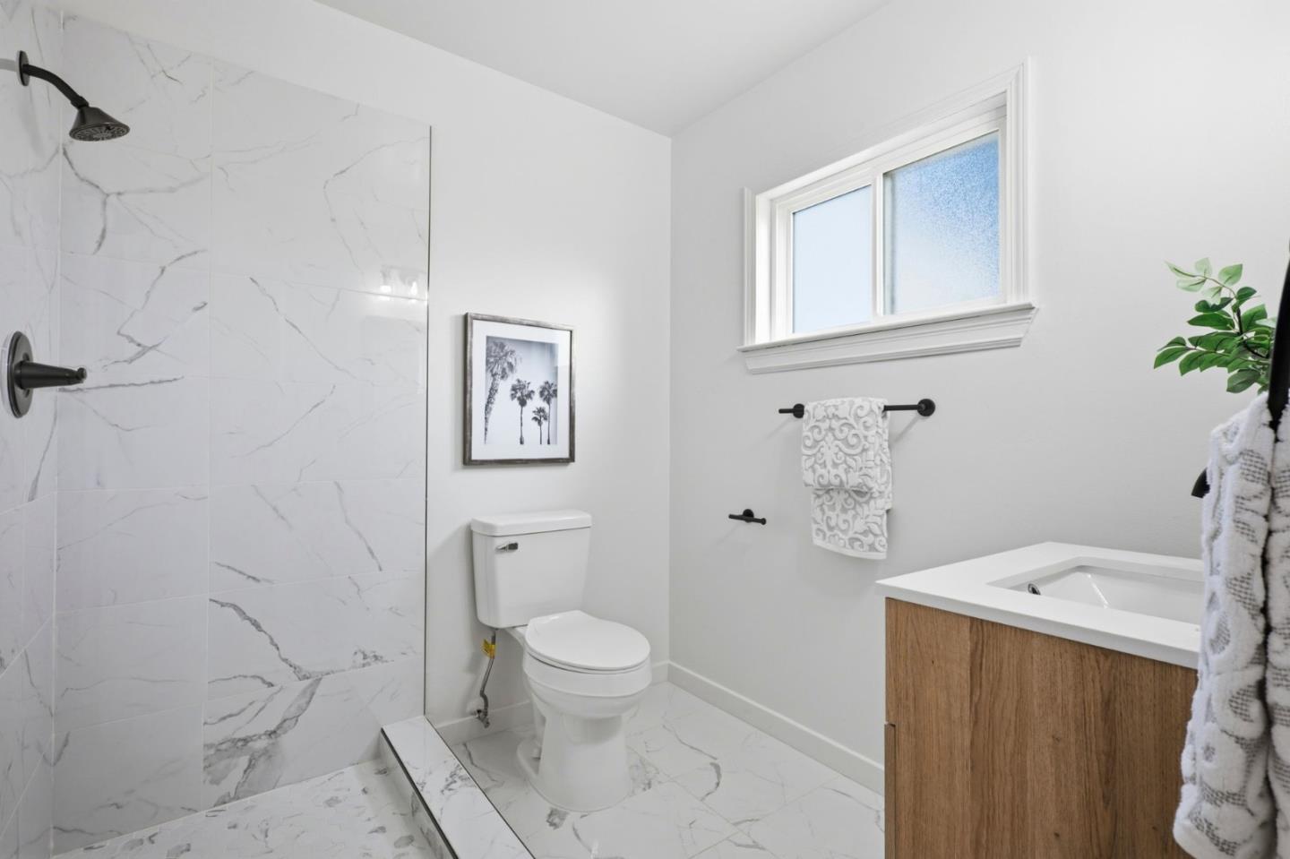 Detail Gallery Image 16 of 21 For 467 Heathcliff Dr, Pacifica,  CA 94044 - 4 Beds | 2 Baths