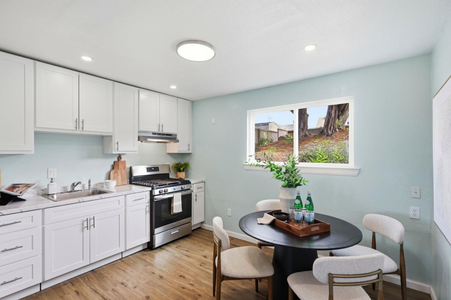 Detail Gallery Image 5 of 21 For 467 Heathcliff Dr, Pacifica,  CA 94044 - 4 Beds | 2 Baths