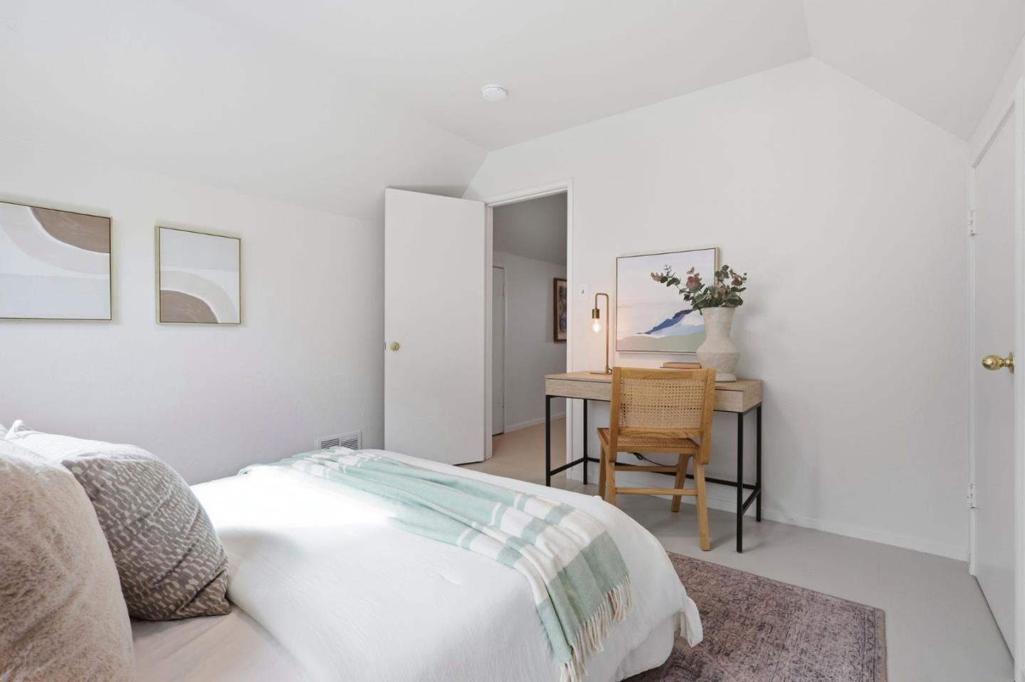 Detail Gallery Image 9 of 21 For 467 Heathcliff Dr, Pacifica,  CA 94044 - 4 Beds | 2 Baths