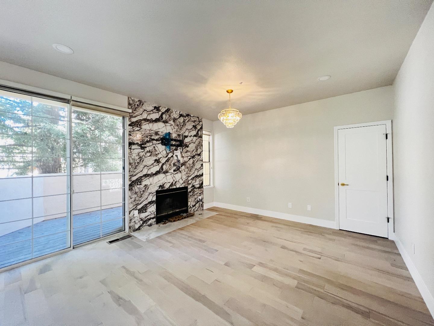 Detail Gallery Image 5 of 20 For 4173 El Camino Real #34,  Palo Alto,  CA 94306 - 3 Beds | 3/1 Baths