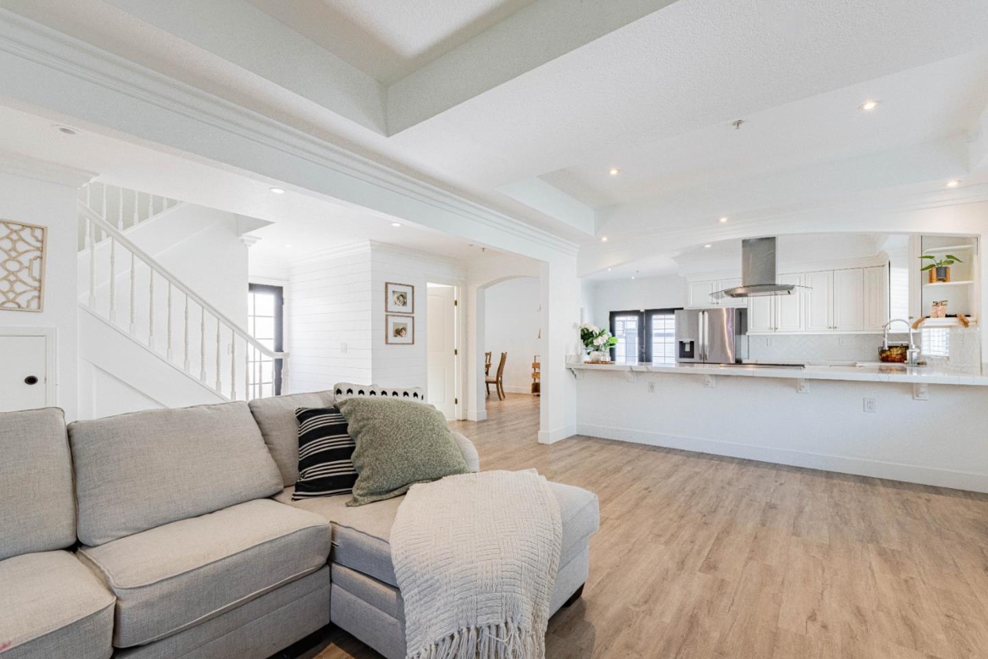 Detail Gallery Image 10 of 38 For 18 Hancock Cir, Salinas,  CA 93906 - 3 Beds | 2/1 Baths