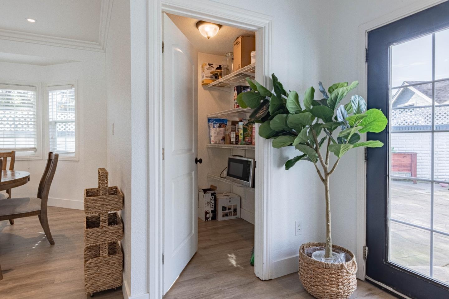 Detail Gallery Image 11 of 38 For 18 Hancock Cir, Salinas,  CA 93906 - 3 Beds | 2/1 Baths