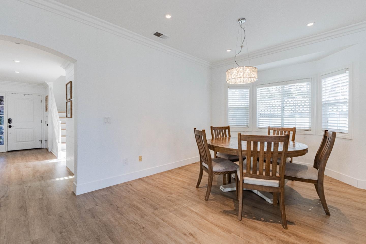 Detail Gallery Image 12 of 38 For 18 Hancock Cir, Salinas,  CA 93906 - 3 Beds | 2/1 Baths