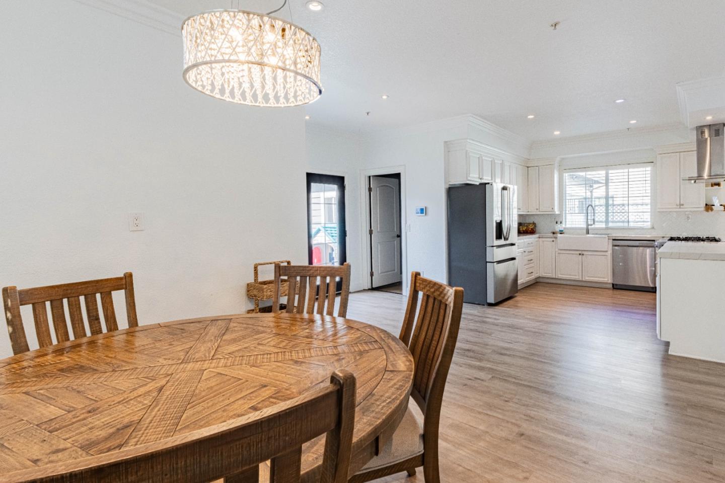 Detail Gallery Image 13 of 38 For 18 Hancock Cir, Salinas,  CA 93906 - 3 Beds | 2/1 Baths