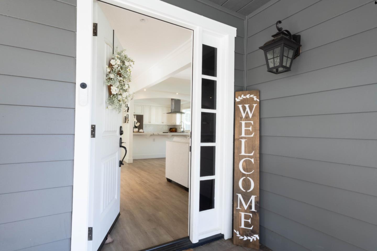 Detail Gallery Image 6 of 38 For 18 Hancock Cir, Salinas,  CA 93906 - 3 Beds | 2/1 Baths