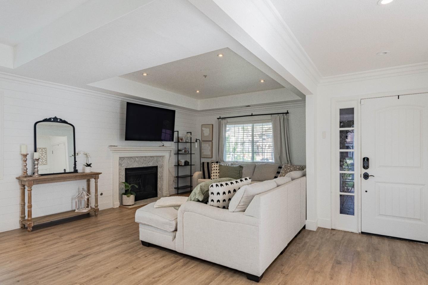 Detail Gallery Image 7 of 38 For 18 Hancock Cir, Salinas,  CA 93906 - 3 Beds | 2/1 Baths