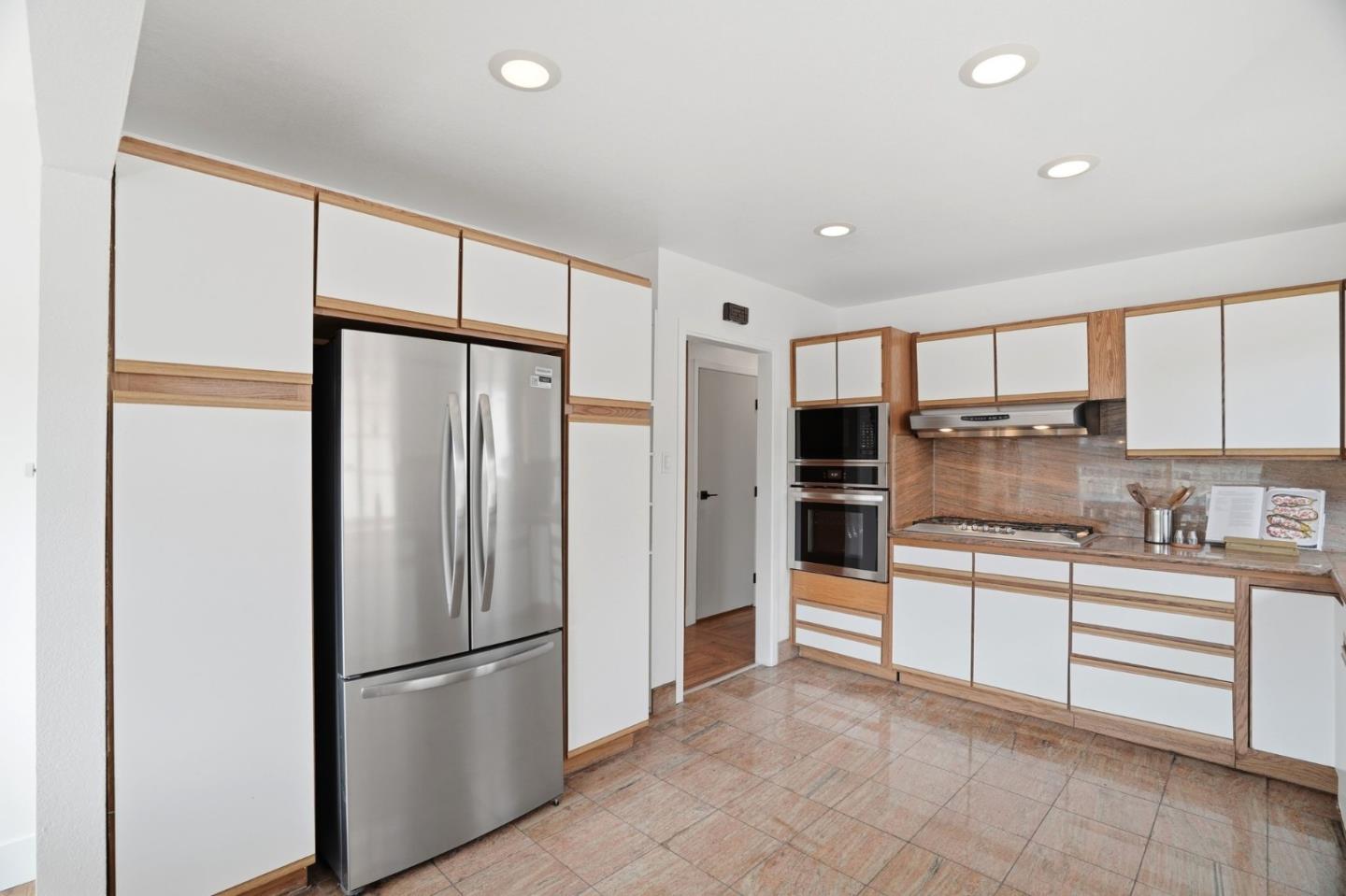 Detail Gallery Image 9 of 29 For 1469 Southgate Ave, Daly City,  CA 94015 - 4 Beds | 3 Baths